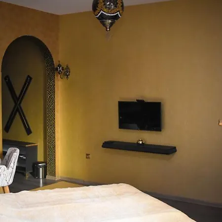 Africa Hotel *